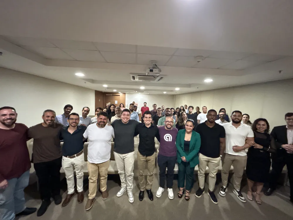 Empresários reunidos em encontro Peer Club